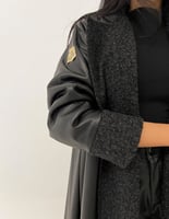 جلد نص كلوش مع فرو