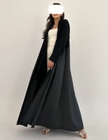 عباية نص كريب وتفته كم بفتحة كلوش