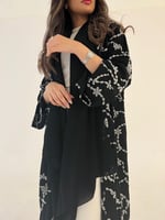 عباية نص كلوش مع تطريز ابيض