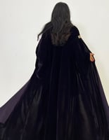 عباية مخمل ليلكي غامق كلوش