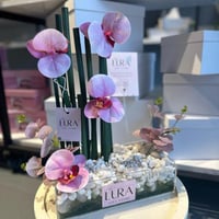 ‏أكريليك مع حجر وورد ( يمكن تغير التنسيق)