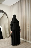 عباية كتف بسحاب إلى المنتصف وجيوب أمامية (قماش نوا...