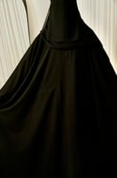 عباية فراشة بجيوب أماميه ( قماش نواعم )