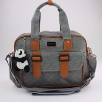 شنطة مواليد دب الباندا مع مفرش غيار