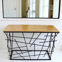 طاولة مدخل لون اسود سطح خشبي