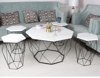 طقم طاولات متداخلة لون أسود 5 قطع بسطح شبيه الرخام