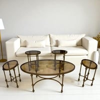 طقم طاولة بيضاوي ديكور فخم لون شمباني سطح زجاج