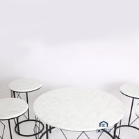 طقم طاولة تقديممع 4 طاولات خدمه لون اسود وابيض