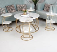 طقم طاولة تقديم لون ذهبي سطح خشب مع 4 طاولات خدمة