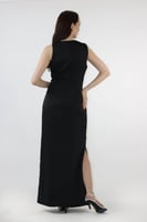 فستان اسود طويل بتفاصيل كم واحد