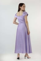 فستان موف ساتان بقصة واسعة