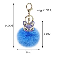 ميدالية كرة الفراء مع تعليقة أكريليك