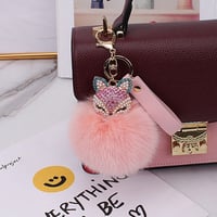 ميدالية كرة الفراء مع تعليقة أكريليك