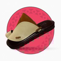 حذاء شرقي كلاسيك