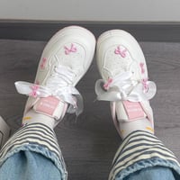 حذاء الفيونكه