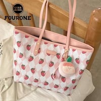 شنطة مع ميدالية