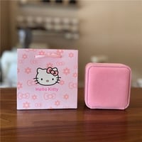 قلادة هيلوكيتي مع التغليف