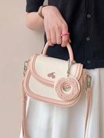 شنطة مع ميدالية