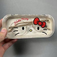 علبة نظارات هيلوكيتي