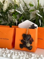 ميدالية لويس + الكيس