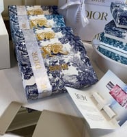 عطر ديور الأصلي 1 ملي + مراية من الجلد 10 قطع