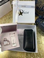 بوكس ديور { شنطة ديور الأصليه+عطر وكريم }