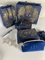 شنطة ديور مع المسكره