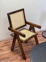 كرسي خشب رتان