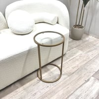 طاوله خدمه ذهبي سطح زجاج شفاف