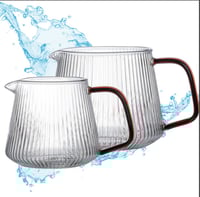 سيرفر زجاجي مخطط بمقبض ذهبي بحجم 300مل و 500 مل