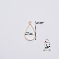 373 - تعليقة شكل دمعة لون ذهبي