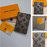 محفظه Lv رصاصي لامع