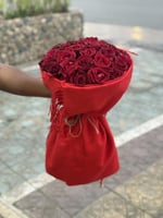 بوكيه سكارف العشق الأحمر