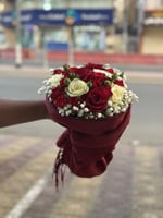 بوكيه سكارف الورد الملكي