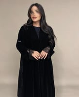 عبايه شتويه مخمل مع دانتيل
