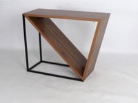 كنسول خشبي بني قواعد حديد مودرن