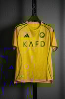 تيشيرت النصر السعودي الأساسي 2026