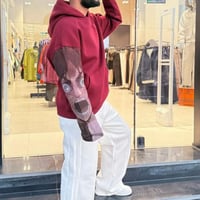 هودي أسود بكم مطبوع شخصية أكشن