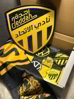 بكج الاتحاد العاشقين مع لوحة وشال وتعليقه تيشيرتين