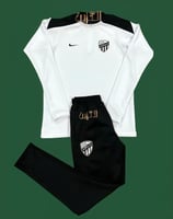 طقم التدريب الشتوي الأبيض والأسود