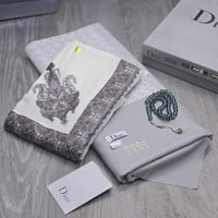 طقم قماش وشال فاخر مع سبحه راقية