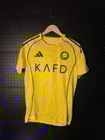 قميص نادي النصر الاساسي