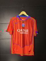 قميص باريس الثالث