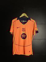 قميص برشلونة الاحتياطي