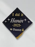 قبعة تخرج مطرزة