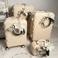 باقة الأنس (22 قطعة) + (10تنسيق)+(15 تنسيق مكياج و...