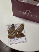 أربع كسرات عود مروكي كبير مع كتابه