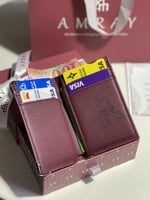 محفظه بالاسم والصوره