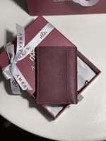 محفظه بالاسم والصوره