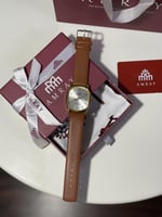 ساعات رجاليه جلد بني